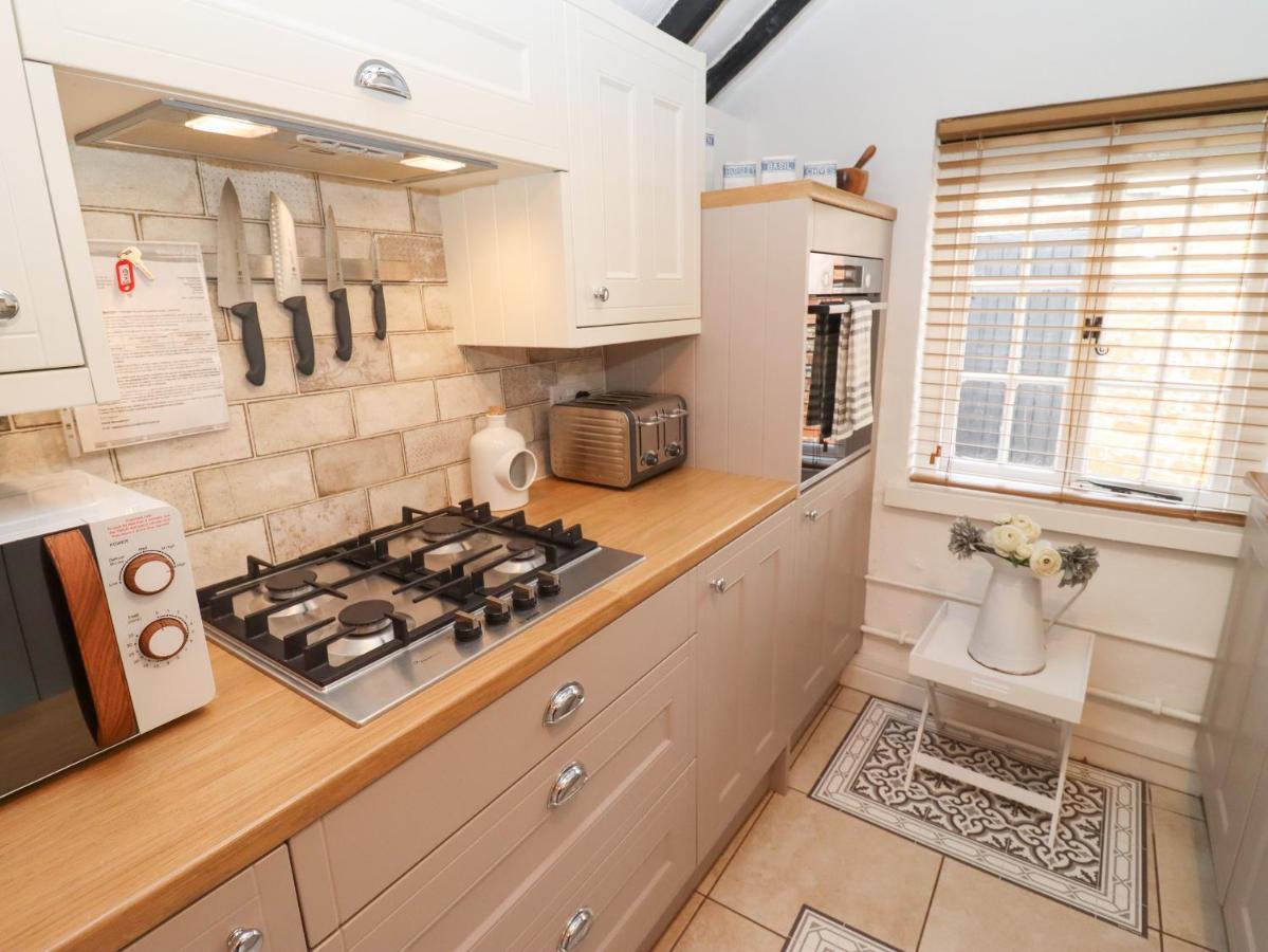 Hobbes Cottage Malmesbury Extérieur photo