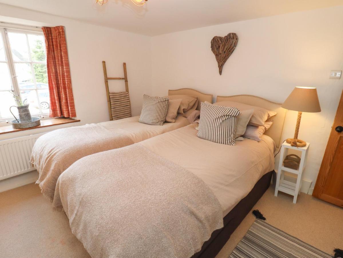 Hobbes Cottage Malmesbury Extérieur photo